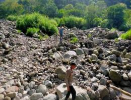 Penambang Ilegal Bogor Digrebek Aparat Gabungan